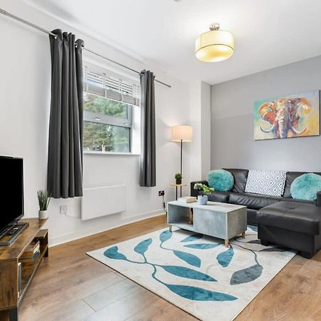 Spacious 1 Bedroom Apartment In Central Woking Zewnętrze zdjęcie