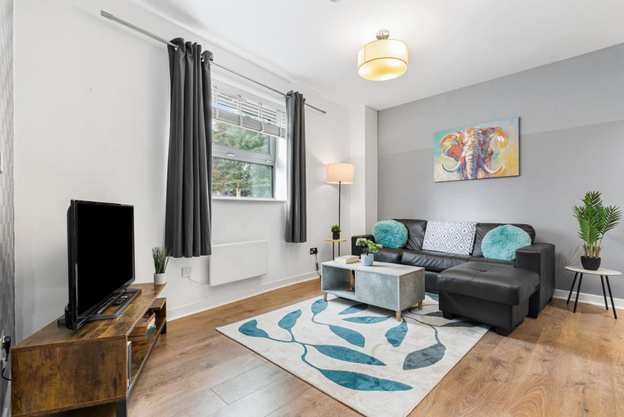Spacious 1 Bedroom Apartment In Central Woking Zewnętrze zdjęcie