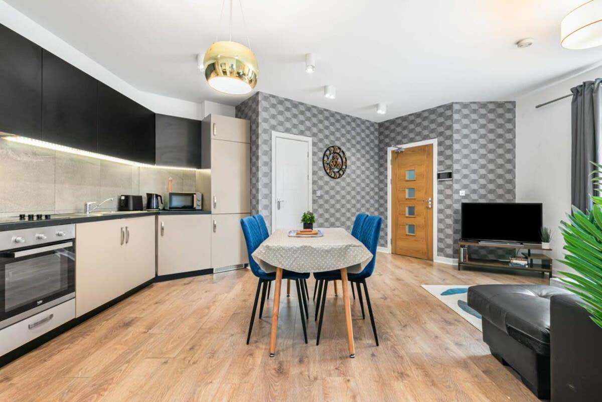 Spacious 1 Bedroom Apartment In Central Woking Zewnętrze zdjęcie